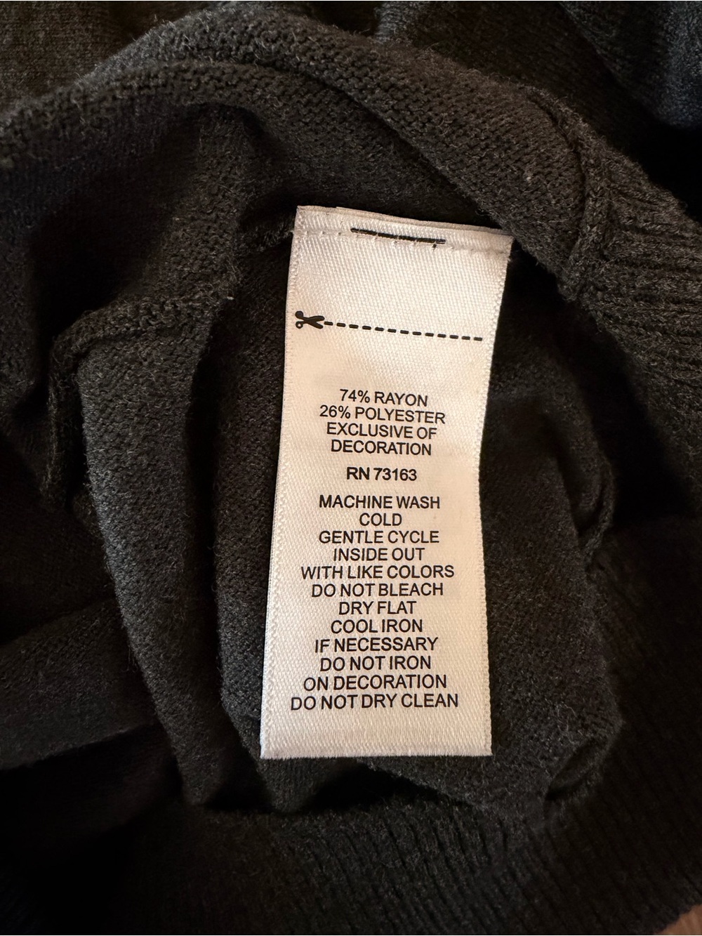 Cable & Gauge Woman Charcoal Gray Embellished Shoulder Sweater EUC 1X - Picture 9 of 14